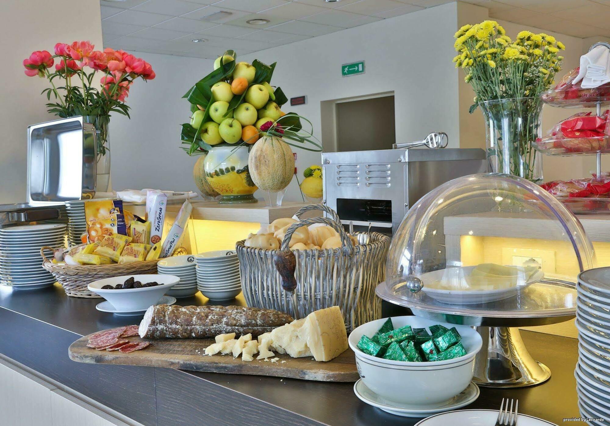 Best Western Hotel Cristallo Mantova Virgilio Екстер'єр фото